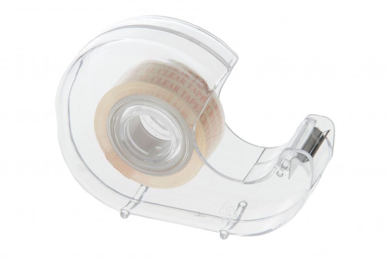 Klar tape med dispenser. Tapen er 18mmx15m